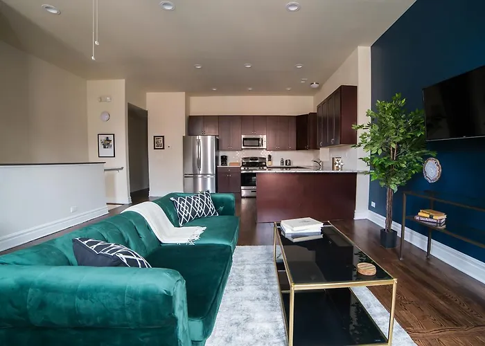 Sonder — N Halsted 3* Chicago